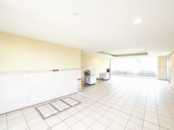 いつも清潔に保たれているエントランスロビー。管理の良さが伺えます。