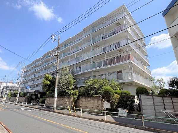 【外観】１９８３年９月築・新耐震基準マンション