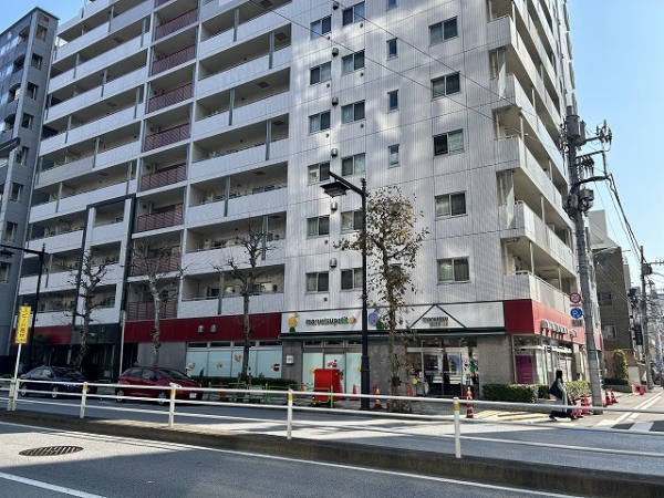 マルエツプチ人形町駅前店徒歩3分(約215m)