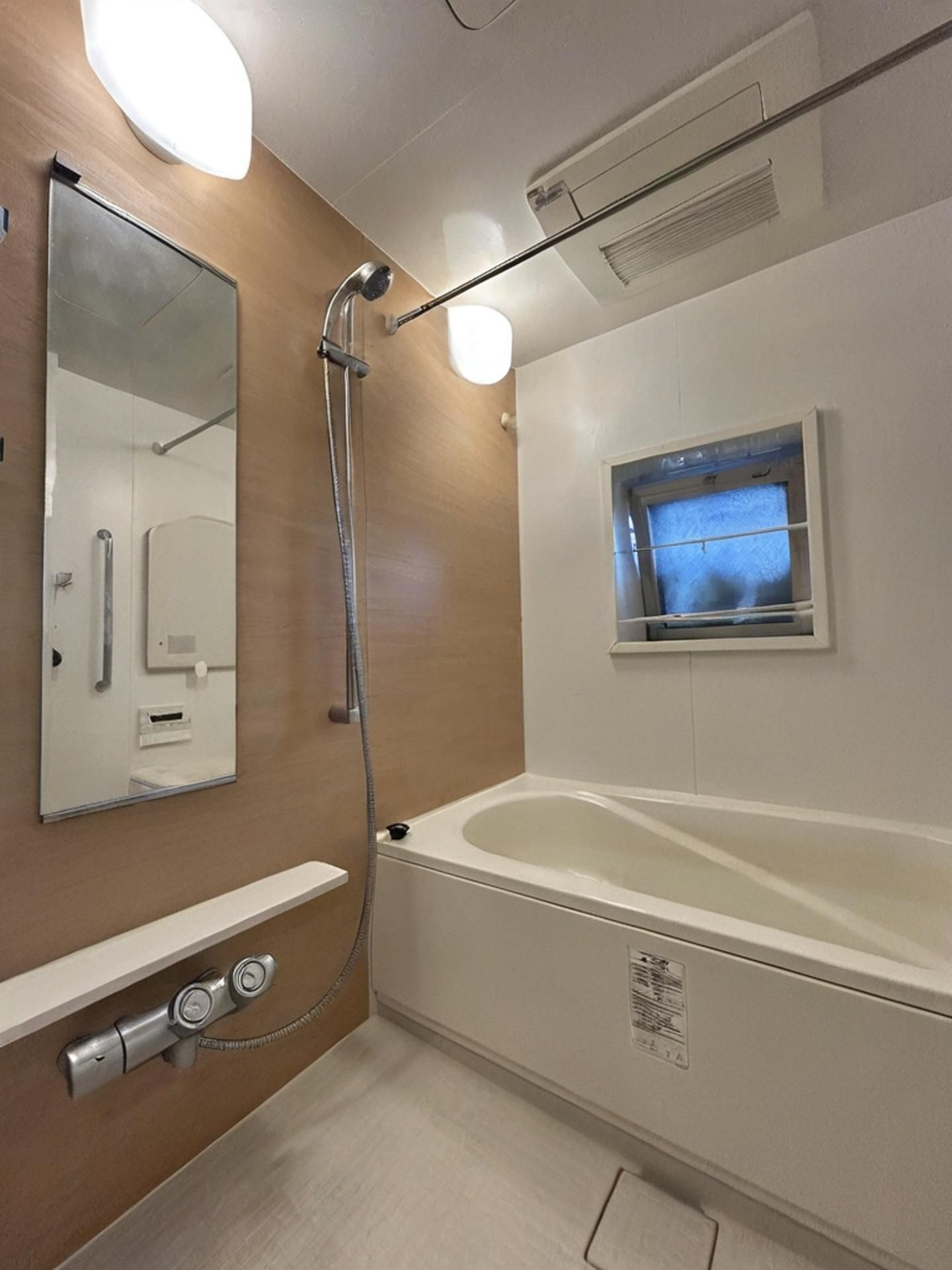 ※実際の浴室を撮影したものに、ＣＧ加工処理で家具などを消し込みしております。現状有姿でのお取引となりますので実際とは異なります。