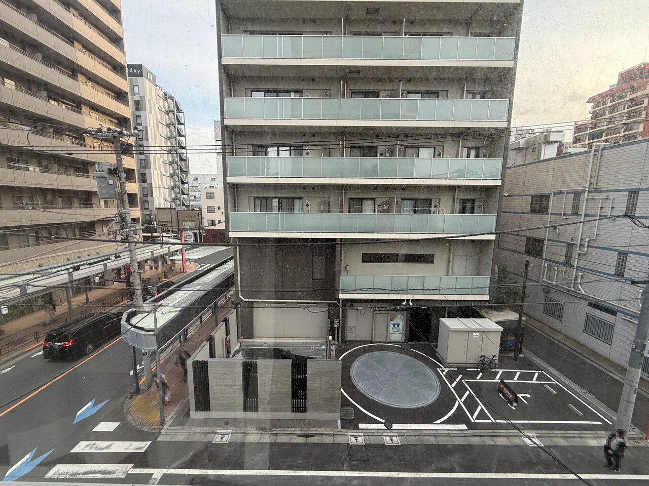 【眺望写真】ショッピングモール「浅草ROX」まで徒歩7分。スーパー・飲食店・衣料品店などが揃い、毎日のお買い物にも便利な立地です。※眺望は将来に渡って保証するものではありません。