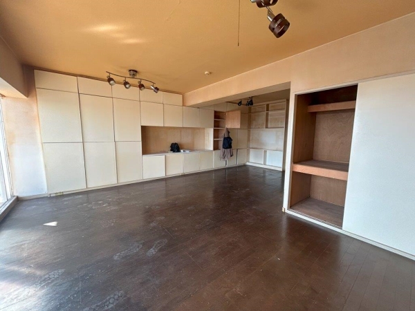 壁面収納がございます。