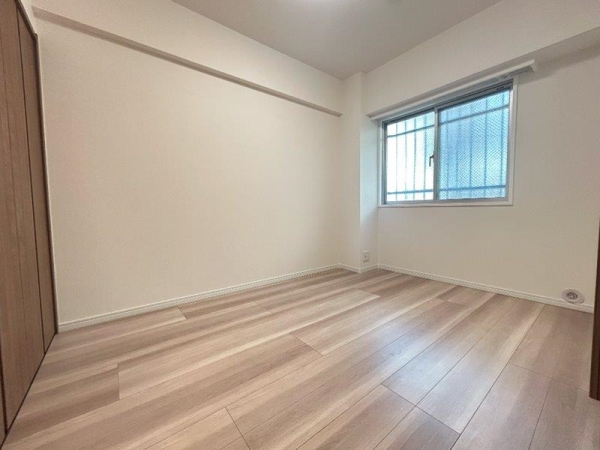 約4.7帖　洋室(2)