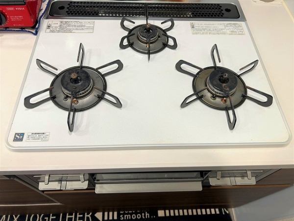使い勝手の良い３口コンロ