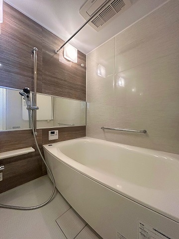 雨の日でも洗濯物を乾かせる浴室換気乾燥機付き