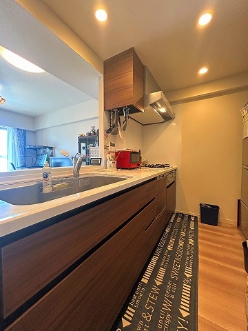 会話の弾むカウンターキッチン採用