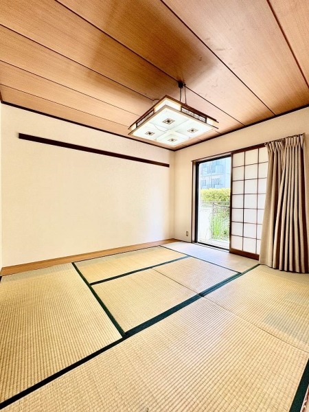 畳の香りが心地よく、落ち着いて過ごせる空間！