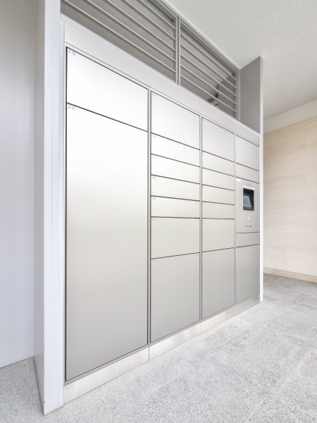 不在時でも荷物を受け取れる宅配BOXを設置！