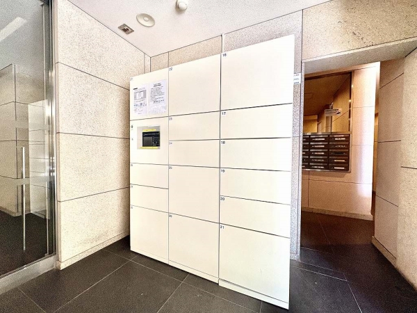 ご不在時でも安心！２４時間荷物を受け取れる宅配BOX！