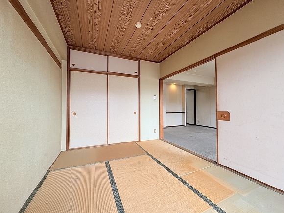 バルコニー側のお部屋の為、陽当り良好