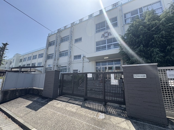 足立区立東加平小学校　徒歩13分（約1030ｍ）