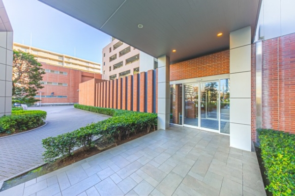 車寄せのあるエントランス