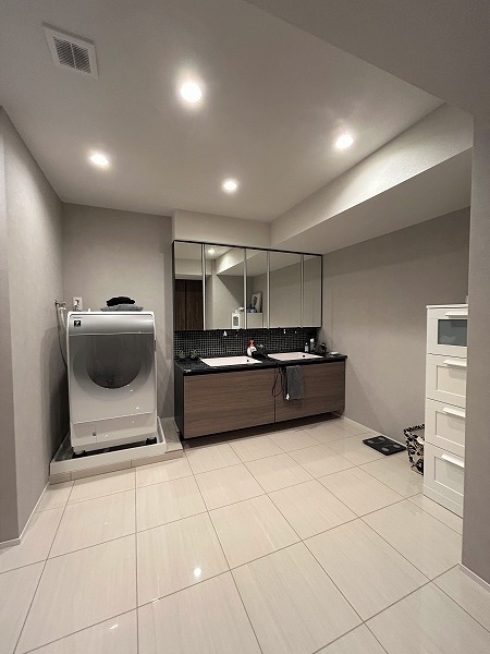 広々とした洗面所