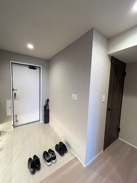 収納豊富な下足入れがございます