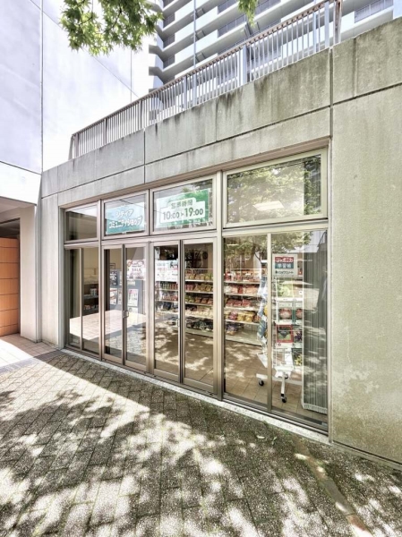 日用品が購入できる敷地内のコミュニティショップ