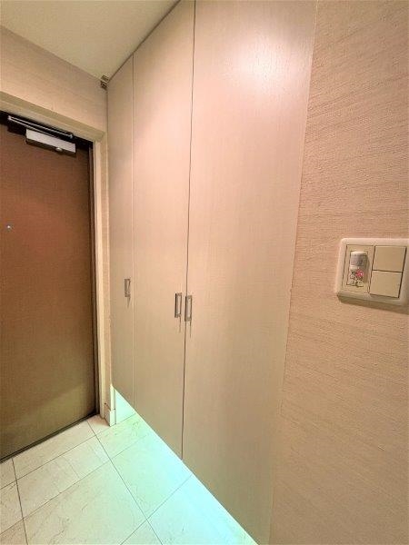 豊富な収納力を備えた下足入れ