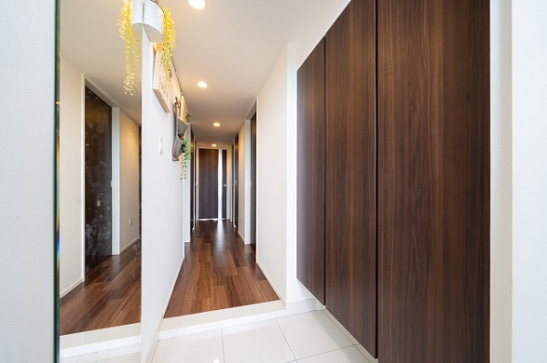 ■収納豊富な玄関