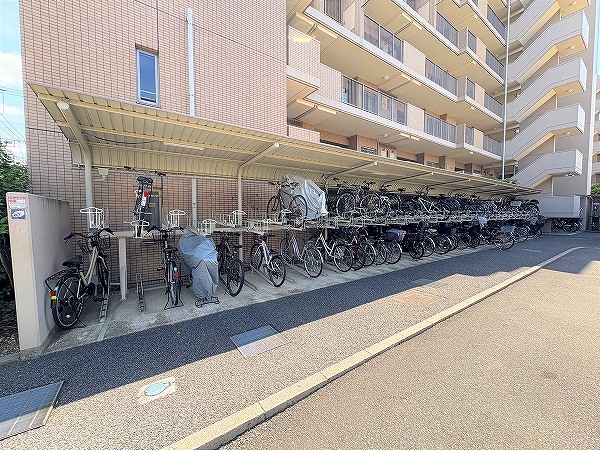 台数確保に配慮した2段式の駐輪場