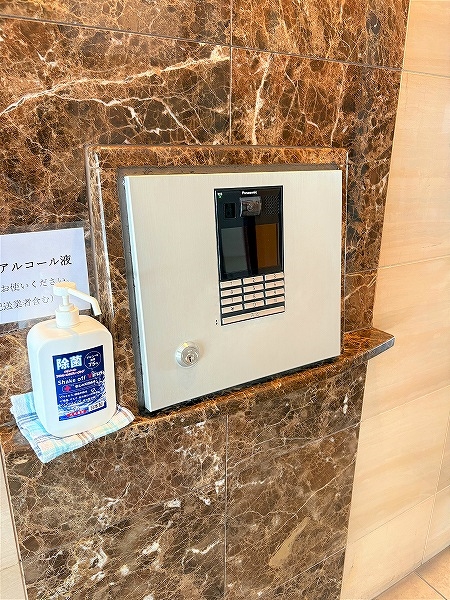 来訪者の顔を確認できるモニター付きオートロック