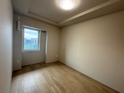 【洋室】約5.5帖の洋室。