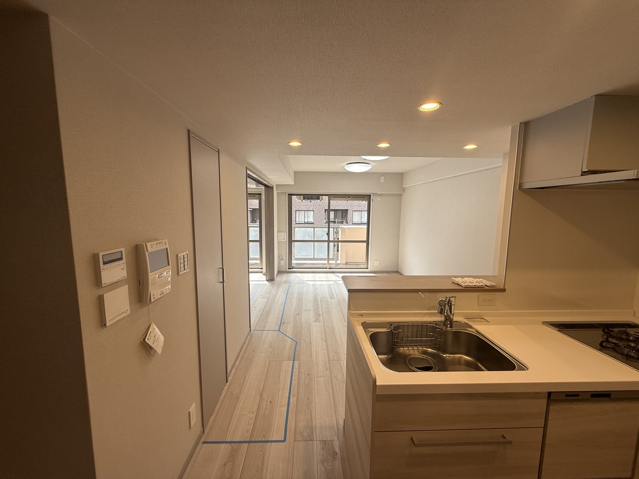 【LDK】2026年5月、キッチンやユニットバス、洗面台、トイレ、全室クロスなど、内装リフォーム済です。