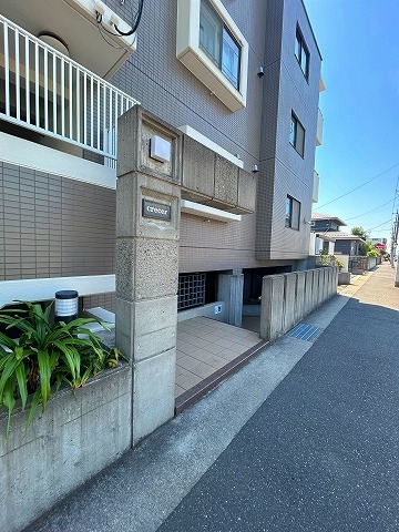 エントランス前