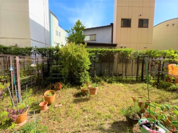 専用庭は日当たり良好です