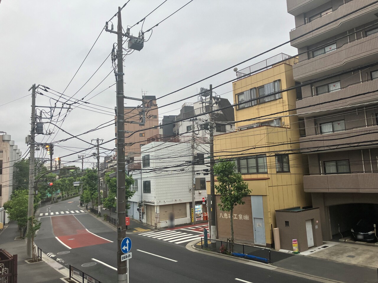 【住戸からの眺望】東京の街並みを見渡しながら、休日にゆったりと過ごすのもおすすめです。※眺望は将来に渡って保証するものではありません。