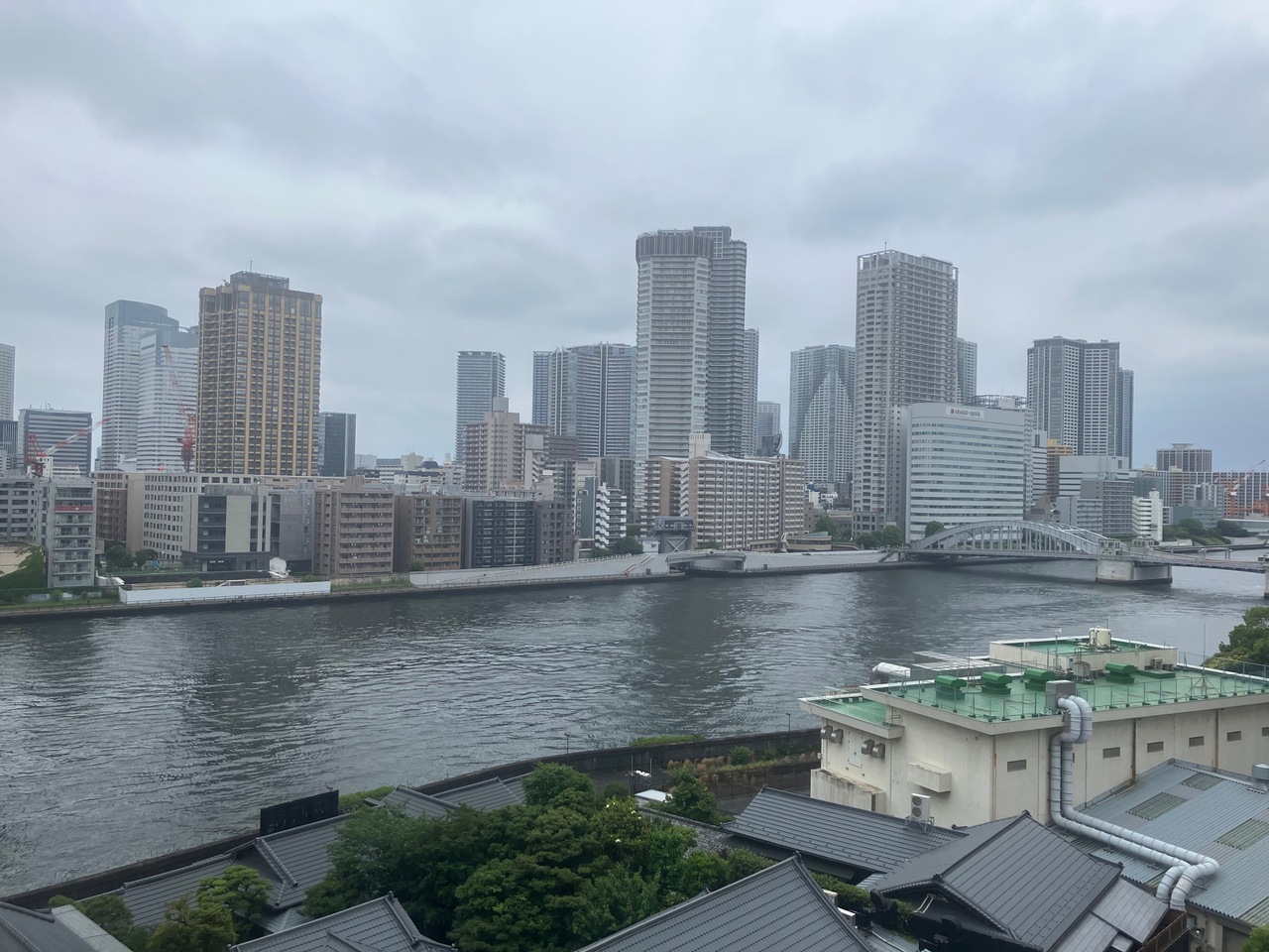 【住戸からの眺望】住戸からはゆったりとした、隅田川の流れを楽しむことができます。※眺望は将来にわたって保証するものではありません。