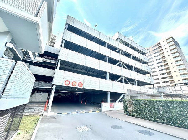 自走式駐車場は1住戸につき1台確保されております！
