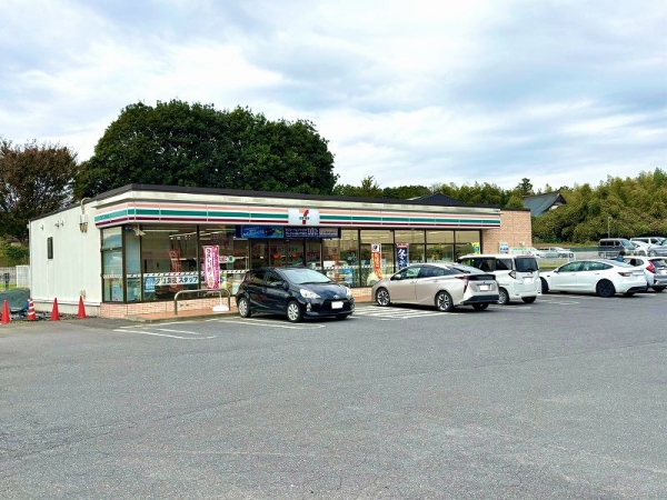 セブンイレブンつくば万博記念公園駅西店まで徒歩2分（約140ｍ）