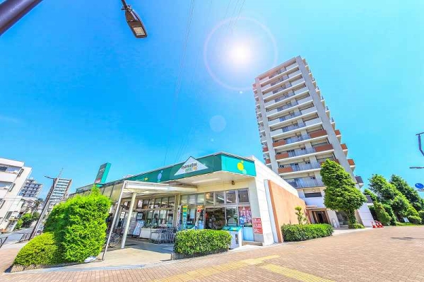マルエツプチ　新小岩店まで徒歩１分（約３０ｍ）
