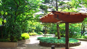 居住者の憩いの場となるマンション敷地内公園
