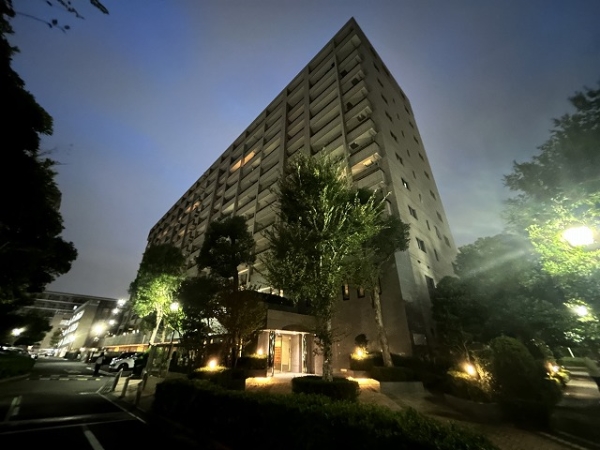 最終街区７番館は厳かな外観