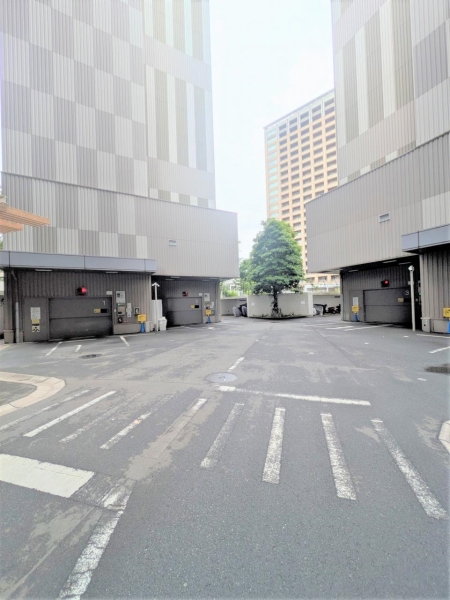 タワーパーキング型の駐車場です