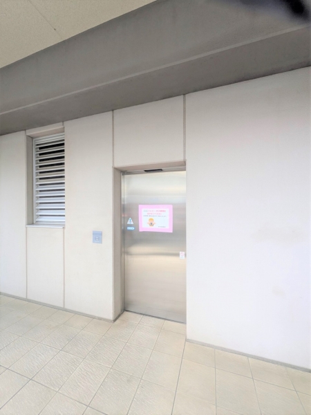 ゴミ置場、２４時間ゴミ出し可能です。