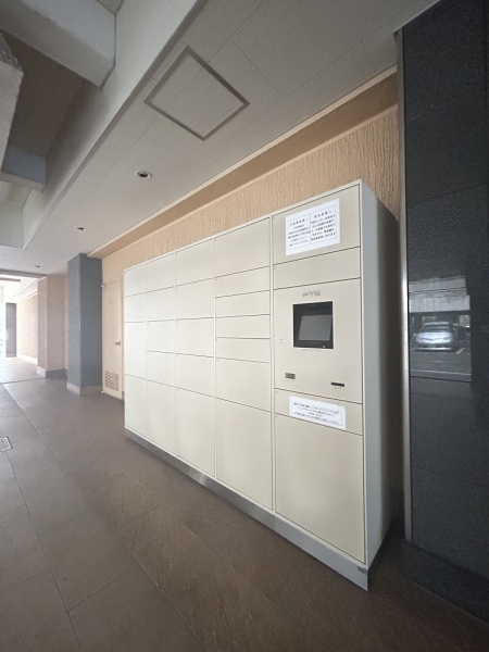 ご不在時にも荷物の受け取りができる宅配ボックス完備