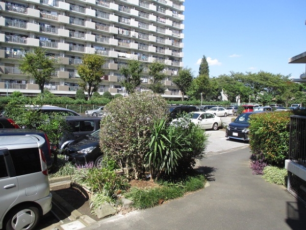 平置き駐車場　月額2000円