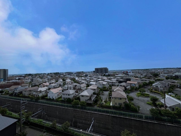 前面に大きい建物がなく、開放感のある眺望です
