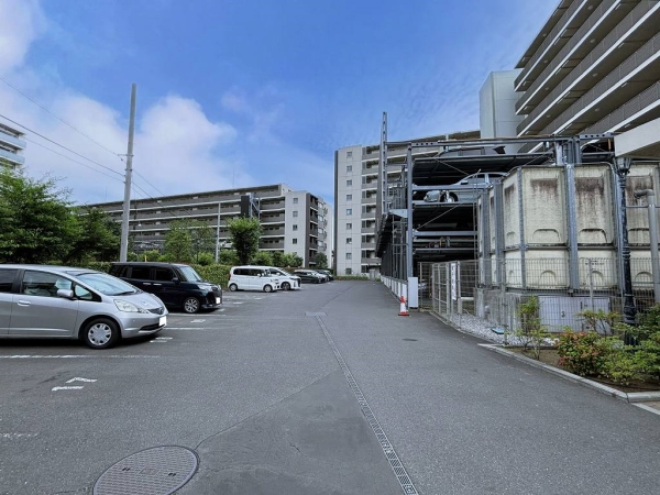 敷地内駐車場100％完備※詳細は担当者までお尋ねください