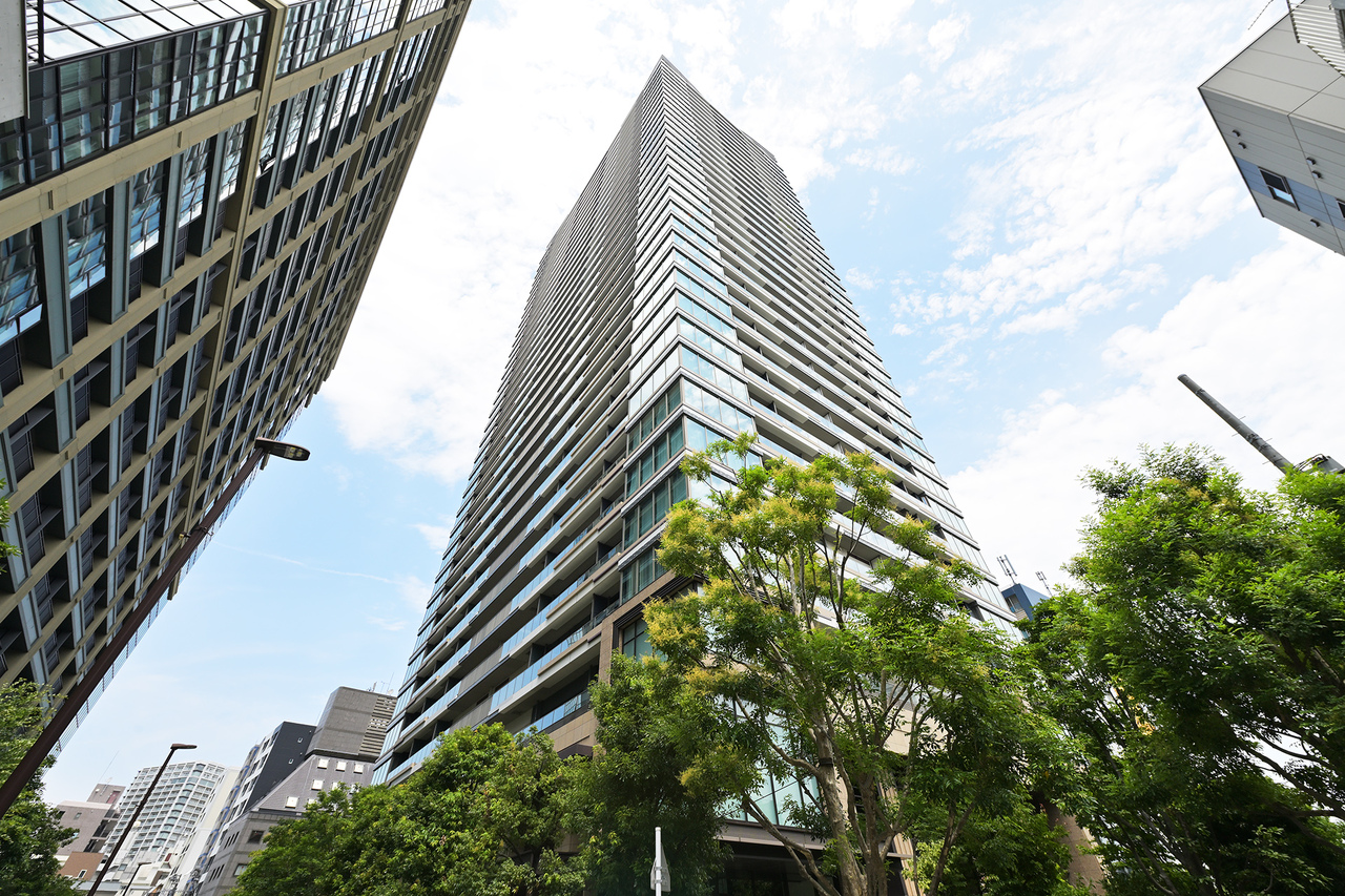 【パークシティ中央湊ザ・タワー】東京メトロ日比谷線「八丁堀」駅まで徒歩6分。複数沿線利用可能で通勤通学に便利な立地です。