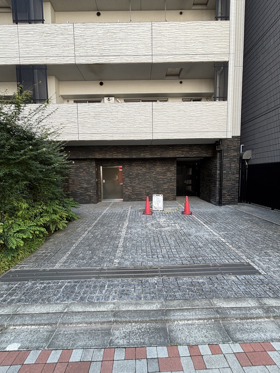 【現地外観】車椅子使用者用駐車場を設置しています。詳細についてはお気軽に担当者までお問い合わせください。