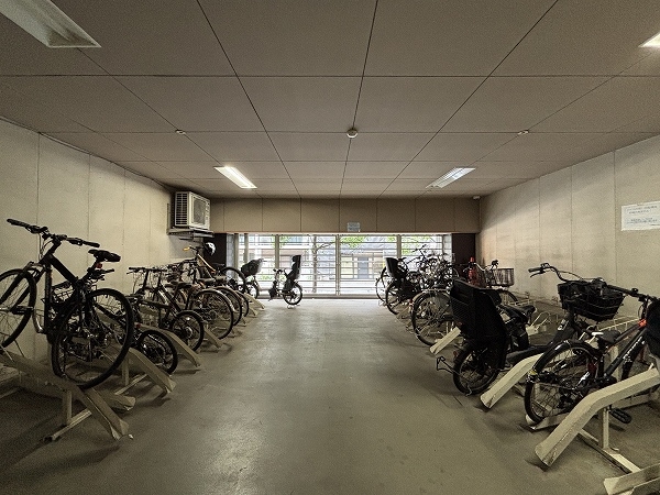 屋根付き駐輪場