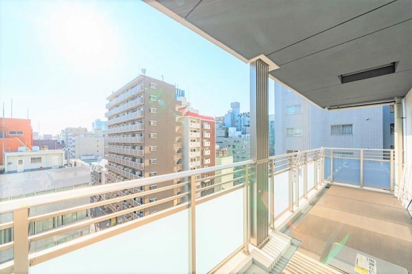 南東向きで暖かみのある日差しを感じられます