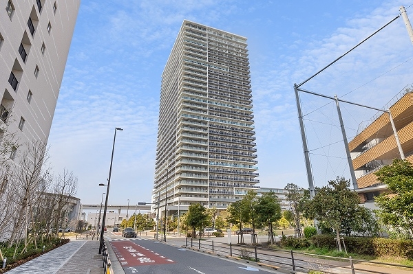 ２０１４年１２月築　３３階建免震構造タワーマンション
