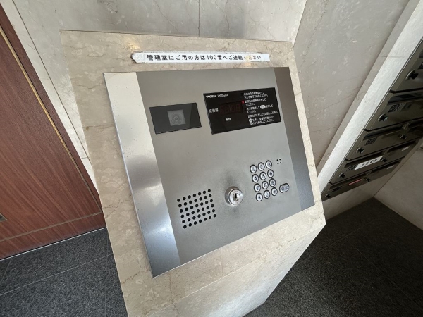 オートロックシステム採用
