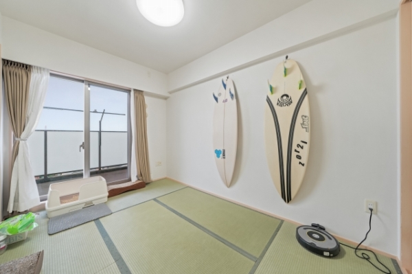 客間やお子様の遊び場としても使いやすい和室です