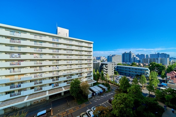 東向き