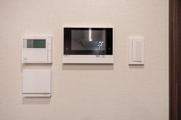 モニター付オートロック、床暖房(LD部分)リモコン、給湯器リモコン