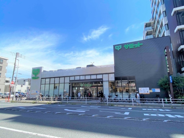 サミットストア浦安駅北口店まで約200ｍ